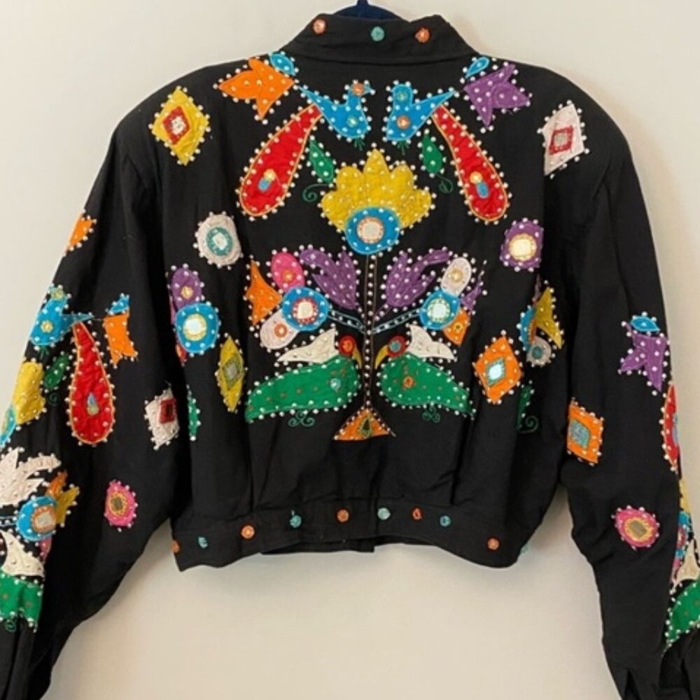 💗💗💗💗💗💗💗 Other Destination black folk art colorful pattern crop jacket. L